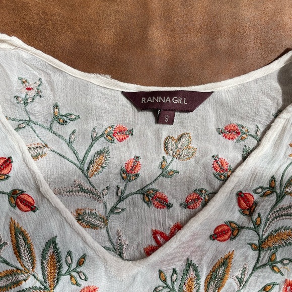 Ranna gill embroidered cream top size small. - Picture 2 of 3